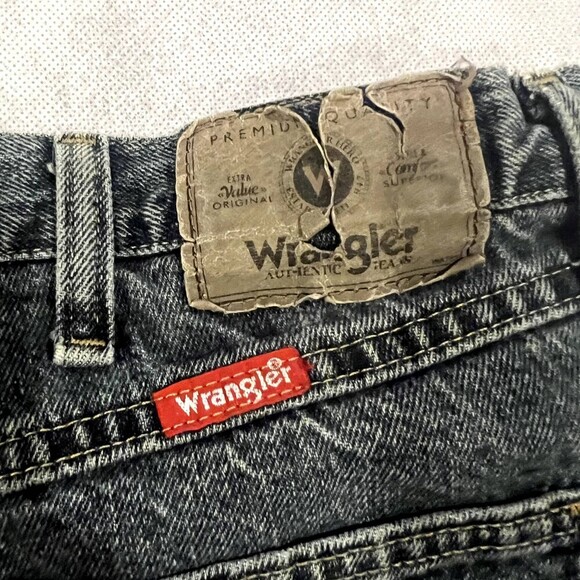 Wrangler Faded Black Mens Regular Fit Straight Leg Jeans Size 42/30 - Picture 3 of 12